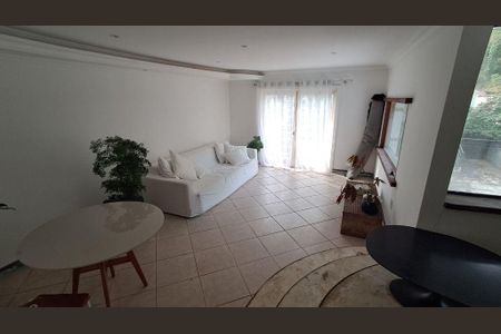 Casa à venda com 326m², 4 quartos e 2 vagas