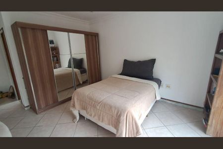 Casa à venda com 326m², 4 quartos e 2 vagas