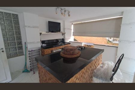 Casa à venda com 326m², 4 quartos e 2 vagas