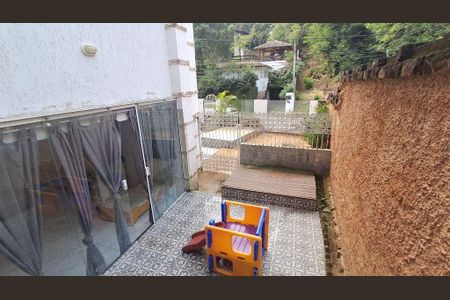 Casa à venda com 326m², 4 quartos e 2 vagas