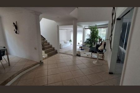 Casa à venda com 326m², 4 quartos e 2 vagas