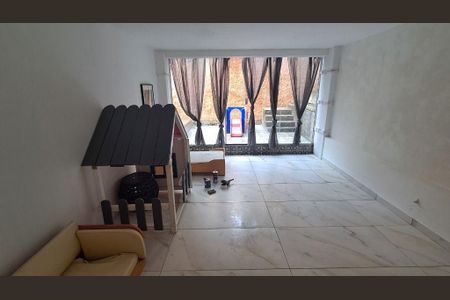 Casa à venda com 4 quartos, 326m² em Pendotiba, Niterói