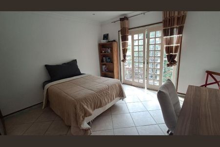 Casa à venda com 326m², 4 quartos e 2 vagas