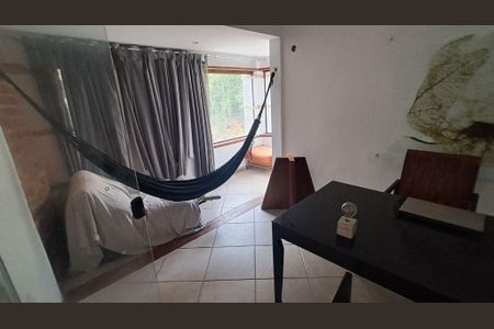 Casa à venda com 4 quartos, 326m² em Pendotiba, Niterói