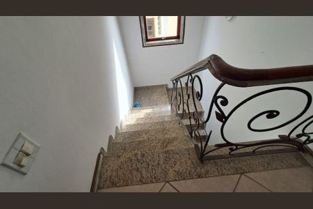 Casa à venda com 326m², 4 quartos e 2 vagas