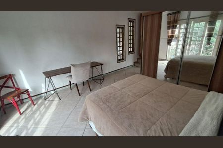 Casa à venda com 326m², 4 quartos e 2 vagas