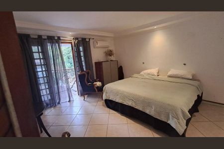 Casa à venda com 326m², 4 quartos e 2 vagas