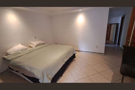 Casa à venda com 326m², 4 quartos e 2 vagas