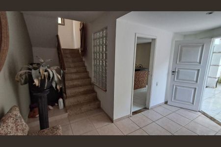 Casa à venda com 326m², 4 quartos e 2 vagas
