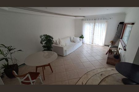 Casa à venda com 326m², 4 quartos e 2 vagas