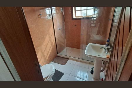 Casa à venda com 326m², 4 quartos e 2 vagas