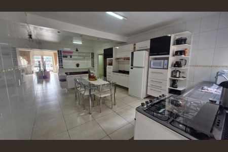 Casa à venda com 3 quartos, 155m² em Jaraguá, São Paulo
