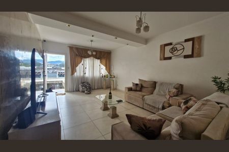 Casa à venda com 3 quartos, 155m² em Jaraguá, São Paulo