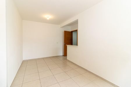 Sala de apartamento para alugar com 2 quartos, 50m² em Jardim Sulacap, Rio de Janeiro