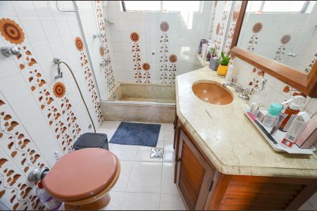 Apartamento à venda com 130m², 3 quartos e 2 vagas Apartamento à venda com 130m², 3 quartos e 2 vagasBanheiro Social