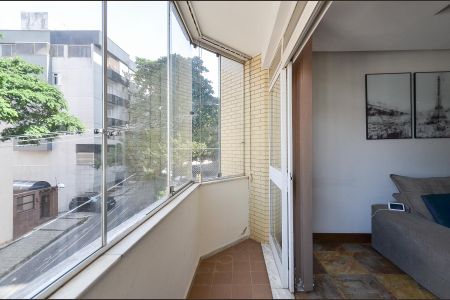 Apartamento à venda com 130m², 3 quartos e 2 vagas Apartamento à venda com 130m², 3 quartos e 2 vagasVaranda Sala
