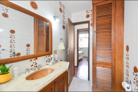 Apartamento à venda com 130m², 3 quartos e 2 vagas Apartamento à venda com 130m², 3 quartos e 2 vagasBanheiro Social