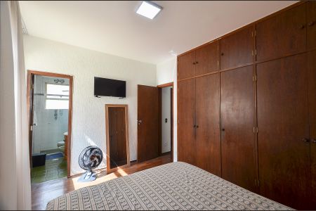 Apartamento à venda com 130m², 3 quartos e 2 vagas Apartamento à venda com 130m², 3 quartos e 2 vagasSuíte