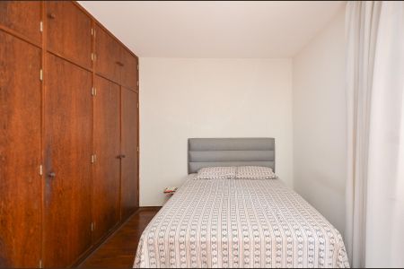 Apartamento à venda com 130m², 3 quartos e 2 vagas Apartamento à venda com 130m², 3 quartos e 2 vagasSuíte