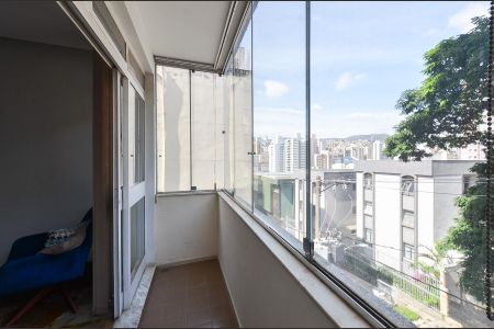 Apartamento à venda com 130m², 3 quartos e 2 vagas Apartamento à venda com 130m², 3 quartos e 2 vagasVaranda Sala