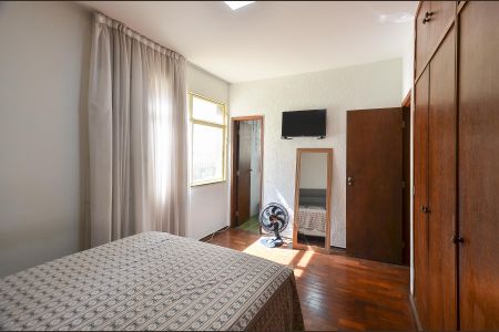 Apartamento à venda com 130m², 3 quartos e 2 vagas Apartamento à venda com 130m², 3 quartos e 2 vagasSuíte