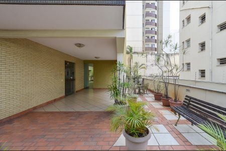 Apartamento à venda com 130m², 3 quartos e 2 vagas Apartamento à venda com 130m², 3 quartos e 2 vagasEntrada