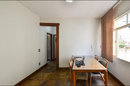 Apartamento à venda com 130m², 3 quartos e 2 vagas Apartamento à venda com 130m², 3 quartos e 2 vagasSala de Jantar