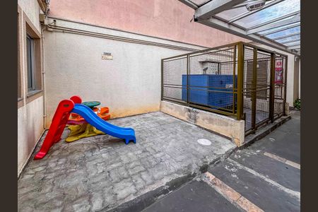 Apartamento para alugar com 48m², 2 quartos e 1 vaga Apartamento para alugar com 48m², 2 quartos e 1 vagaÁrea comum - Playground
