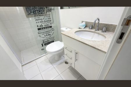 Apartamento para alugar com 71m², 3 quartos e 1 vaga Apartamento para alugar com 71m², 3 quartos e 1 vagaBanheiro