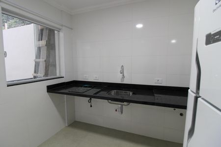 Cozinha de apartamento para alugar com 1 quarto, 20m² em Vila Lageado, São Paulo