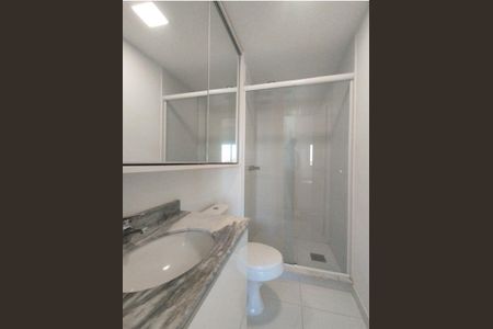 Banheiro 1 de apartamento para alugar com 2 quartos, 60m² em São Sebastião, Porto Alegre