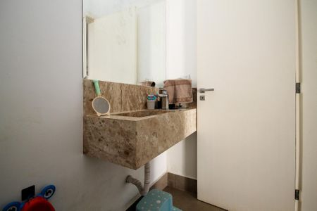 Casa de condomínio para alugar com 358m², 4 quartos e 4 vagasLavabo