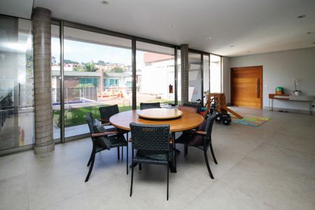 Casa de condomínio para alugar com 358m², 4 quartos e 4 vagasSala 2