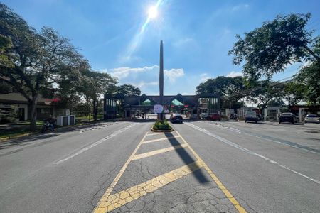 Casa de condomínio para alugar com 358m², 4 quartos e 4 vagasFachada Condomínio