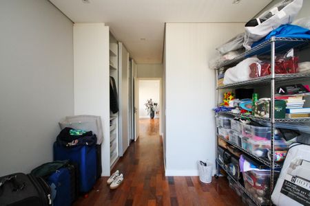 Casa de condomínio para alugar com 358m², 4 quartos e 4 vagasSuíte 2
