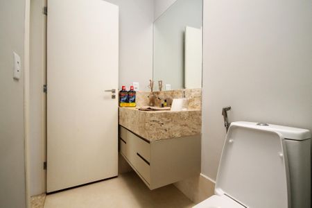 Casa de condomínio para alugar com 358m², 4 quartos e 4 vagasBanheiro Suíte 2
