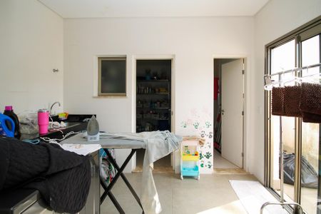Casa de condomínio para alugar com 358m², 4 quartos e 4 vagasLavanderia