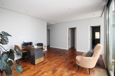Casa de condomínio para alugar com 358m², 4 quartos e 4 vagasEscritório