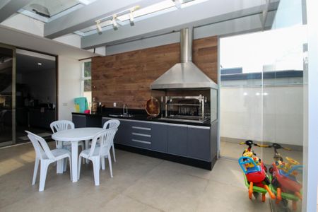 Casa de condomínio para alugar com 358m², 4 quartos e 4 vagasChurrasqueira