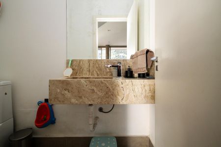 Casa de condomínio para alugar com 358m², 4 quartos e 4 vagasLavabo