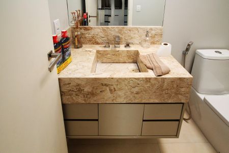 Casa de condomínio para alugar com 358m², 4 quartos e 4 vagasBanheiro Suíte 2