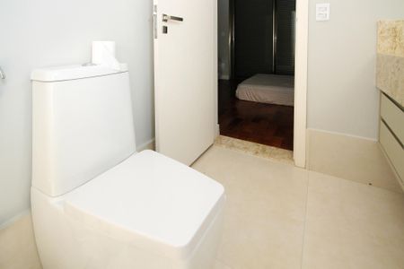 Casa de condomínio para alugar com 358m², 4 quartos e 4 vagasBanheiro Suíte 4