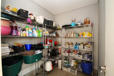 Casa de condomínio para alugar com 358m², 4 quartos e 4 vagasDespensa