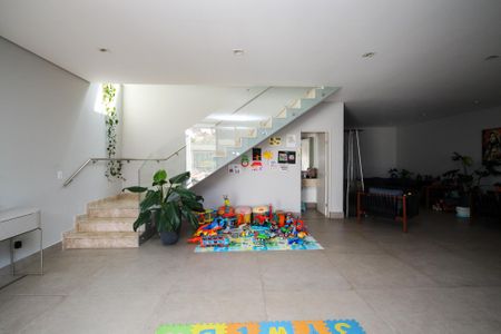 Casa de condomínio para alugar com 358m², 4 quartos e 4 vagasSala 1