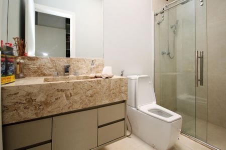 Casa de condomínio para alugar com 358m², 4 quartos e 4 vagasBanheiro Suíte 2