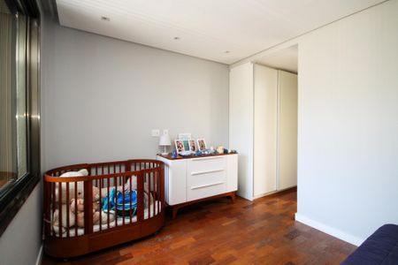 Casa de condomínio para alugar com 358m², 4 quartos e 4 vagasSuíte 3