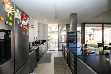 Casa de condomínio para alugar com 358m², 4 quartos e 4 vagasCozinha