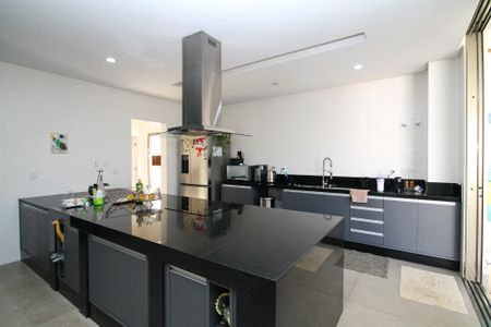 Casa de condomínio para alugar com 358m², 4 quartos e 4 vagasCozinha