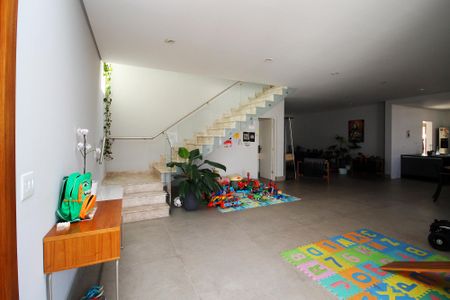 Casa de condomínio para alugar com 358m², 4 quartos e 4 vagasSala 1