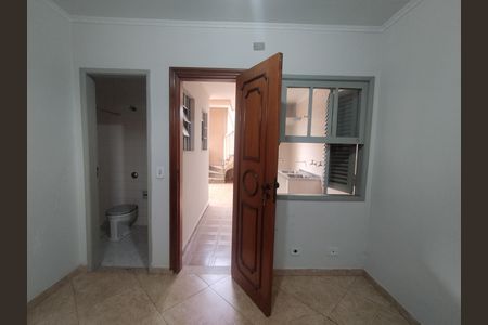 Casa à venda com 330m², 4 quartos e 6 vagas Casa à venda com 330m², 4 quartos e 6 vagasQuarto de Serviço